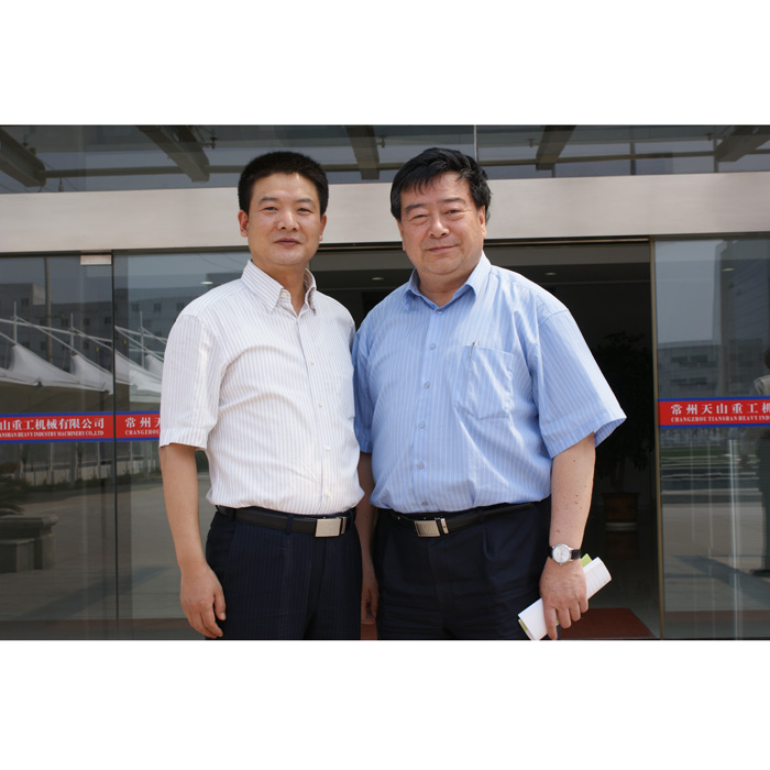 國務(wù)院參事、中國再生能源學(xué)會理事長石定寰考察天山重工